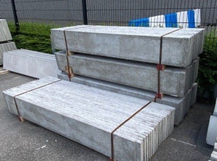 Versmalde betonplaat