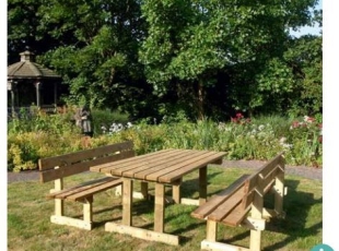 TUINBANK EN TAFEL (HOUTLAND)